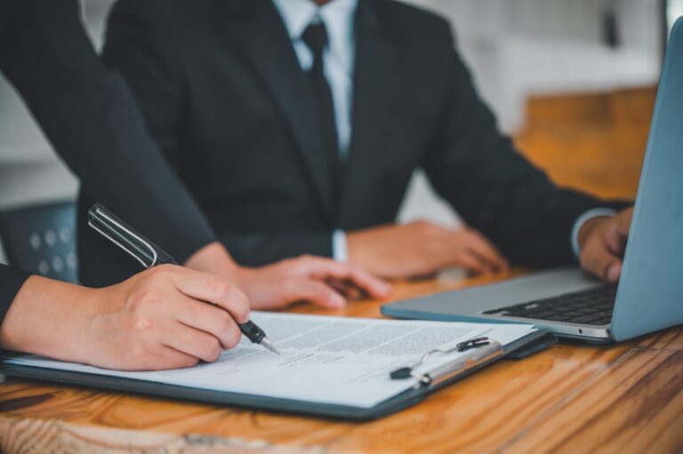 Servicios Corporativos y Legales - PARSA: Paredes, Saravia & Asociados, S.C. - Firma de contadores públicos, auditoría, derecho y asesoría empresarial en Guatemala.